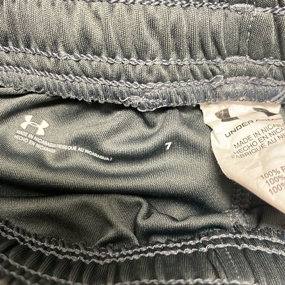 UNDER ARMOUR MATCHING SET - Picture 5 of 7